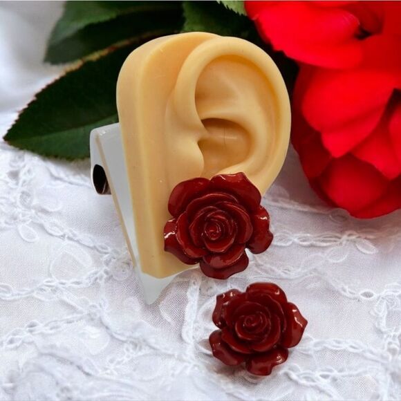 Large Red Rose Earrings Shiny 3D Acrylic Pierced Stud Post Women's Jewelry Gift - Picture 4 of 6